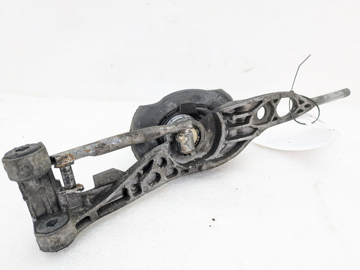 BMW E82 E88 E90 E91 E92 E93 335xi Manual Transmission Shifter Arm Lever Selector Rod Carrier 25117590609