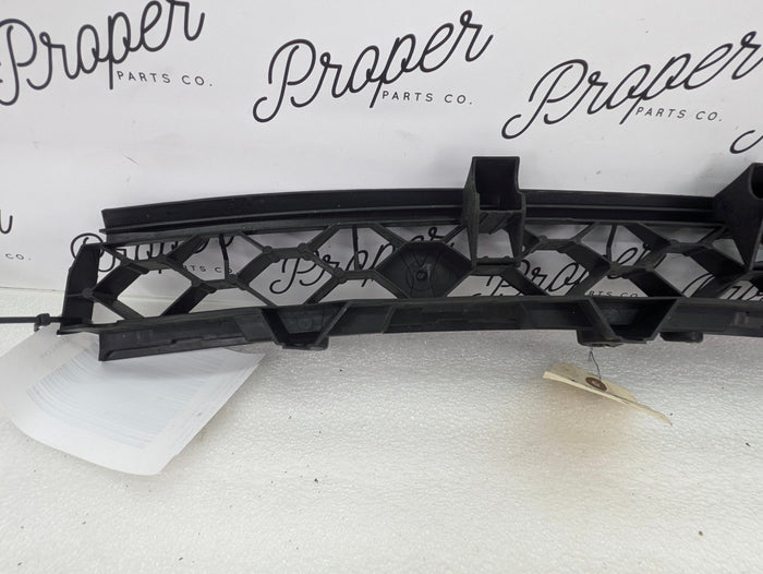 2021 Volvo V60 T6 R-Design Rear Bumper Center Support Mount Bracket 31455676