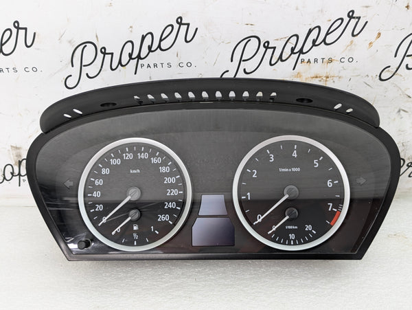 BMW E61 530xi Instrument Gauge Cluster Speedometer Tachometer Km/h Petrol 6974572 *Damaged*