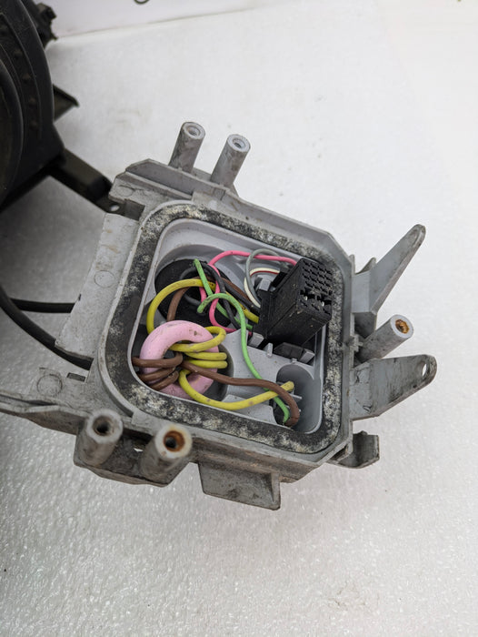 BMW E46 330i 325i Sedan/Wagon LCI Front Left Bi-Xenon Headlight 6910975 *For Parts*