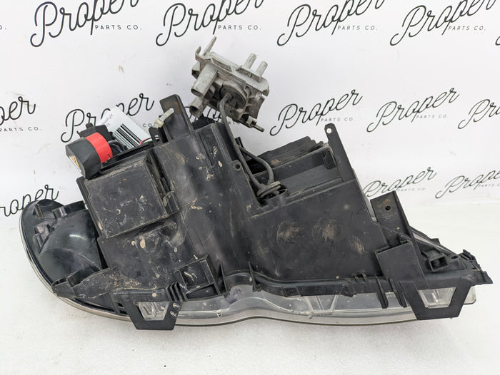 BMW E46 330i 325i Sedan/Wagon LCI Front Left Bi-Xenon Headlight 6910975 *For Parts*