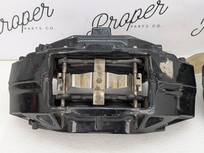 Chevrolet C7 Corvette Z51 Front Left/Right Black Brembo Brake Calipers Pair 22847805/22847810