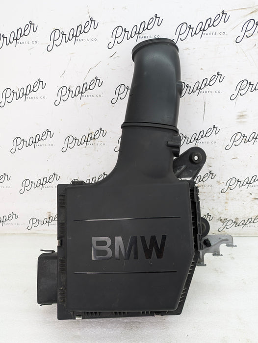 BMW E92 E90 E93 335xi 335i E82 E88 135i N55 Engine Intake Air Box Filter Housing 7599284