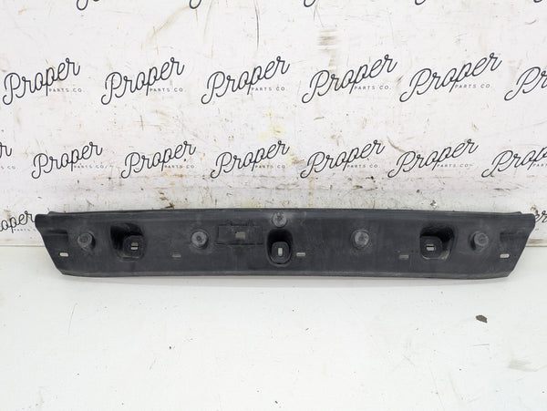 BMW G22 G23 G82 G83 430ix M440ix M4 Rear Bumper Center Mounting Bracket Support 7490723