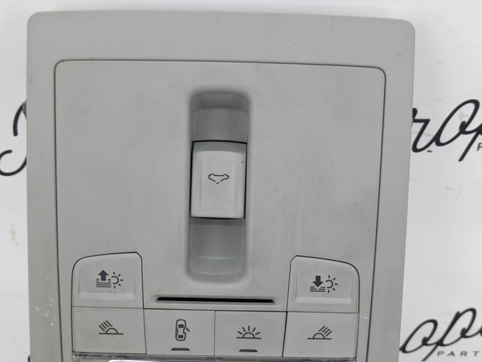 2018 Audi 8U Q3 Front Dome Overhead Interior Light Grey 8X0947135AK/8X0959613 *Damaged*