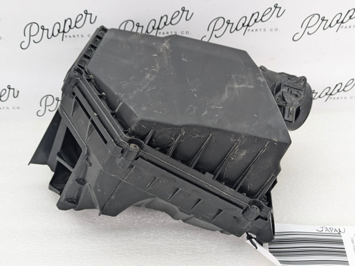 2021 Volvo V60 T6 R-Design Engine Air Intake Filter Box Housing 31474862 *DAMAGED*