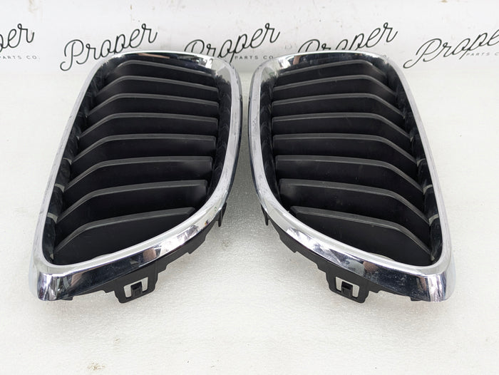 BMW F22 F23 2 Series Pre-LCI Chrome Kidney Grille Set 7295521/7295522 *DAMAGED*