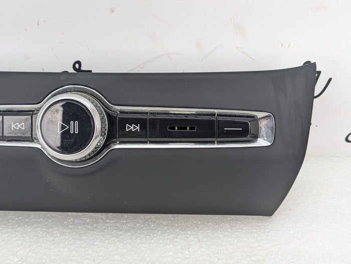 2021 Volvo V60 T6 R-Design Radio Control Panel W/Hazard Lights & Defroster Button 31398845