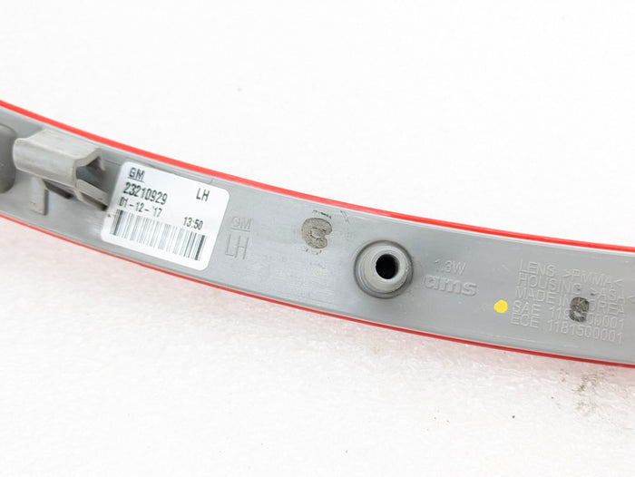Chevrolet C7 Corvette Stingray Left/Driver Side Rear Side Marker Signal Light Reflector 23210929 *DAMAGED*