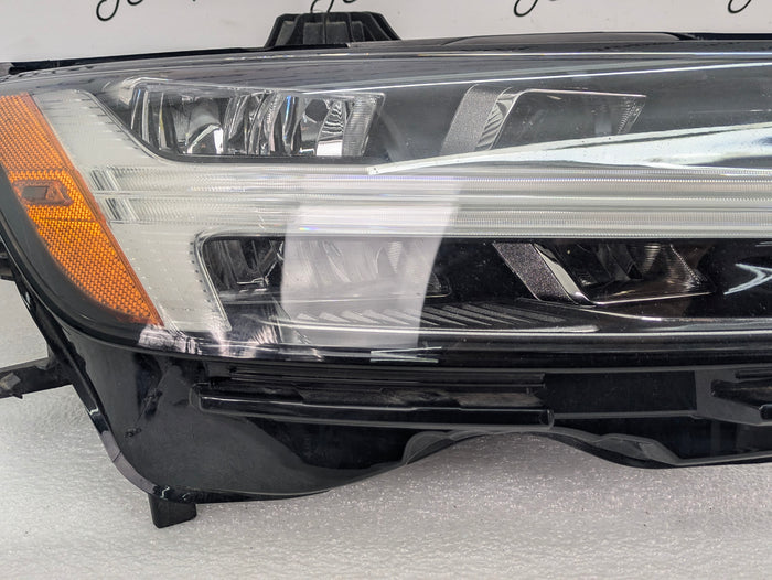 2021 Volvo V60 T6 R-Design Right/Passenger Side Adaptive LED Headlight 31427776 *DAMAGED*