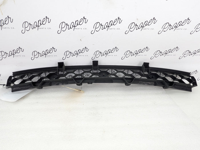 2021 Volvo V60 T6 R-Design Rear Bumper Center Support Mount Bracket 31455676