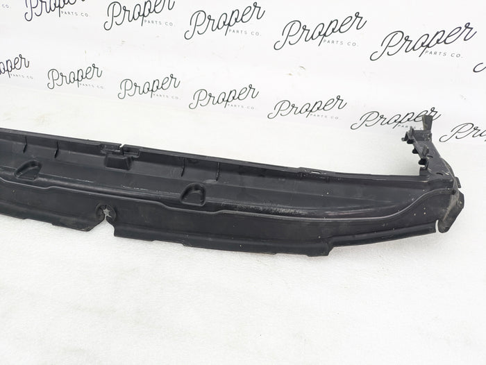 2021 Volvo V60 T6 R-Design Radiator Support Air Duct Seal 31455591