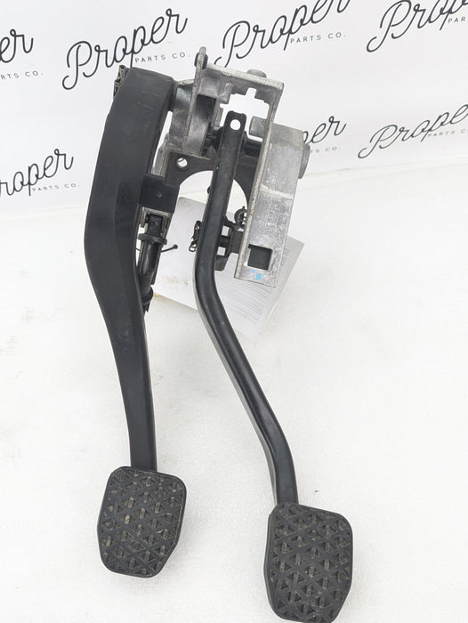 BMW E92 E93 E90 M3 Manual Transmission Clutch & Brake Pedal Assembly 6761310/35316761310