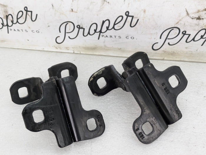 Chevrolet C7 Corvette Stingray Z51 Right/Passenger Side Door Upper & Lower Hinge Set Pair