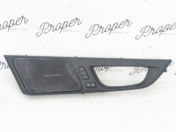 2021 Volvo V60 T6 R-Design Front Right Door Handle Trim & Seat Memory Switch 31490203/31489631