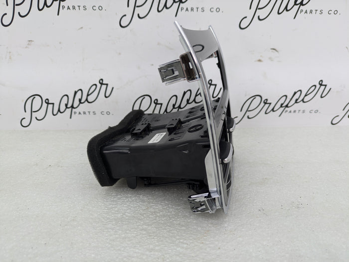 2021 Volvo V60 T6 R-Design Rear Center Console HVAC Heater A/C Air Vent 31469682/31497490