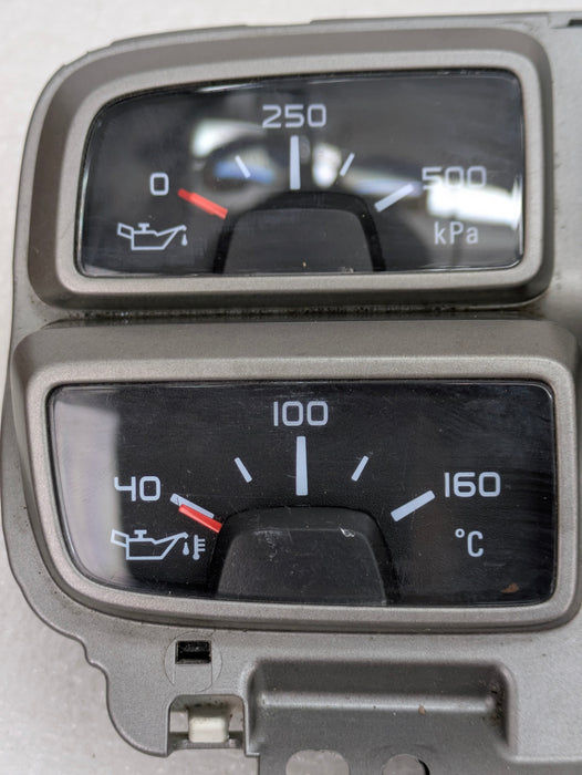 2015 Chevrolet 5th Gen Camaro 2SS V8 Console Oil Pressure Temperature Volt Silver Gauges 22988834 *Scratch*