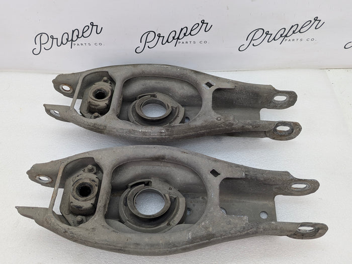 BMW E82 E88 135i 128i Rear Right/Left Lower Control Arm Spring Perch 33326772899
