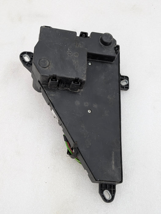 BMW E60 E61 E63 E64 5 Series Trunk Power Distribution Fuse Box 6906618/6906619