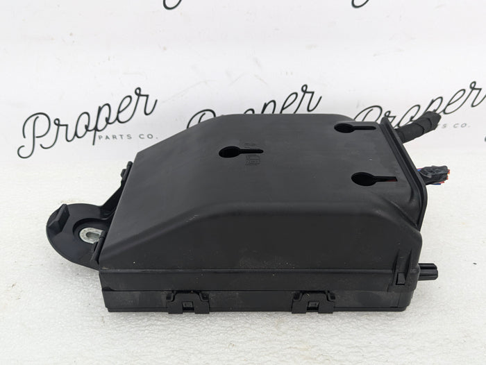 2021 Volvo V60 T6 R-Design Interior Cabin Fuse Relay Box Block Module 32142591