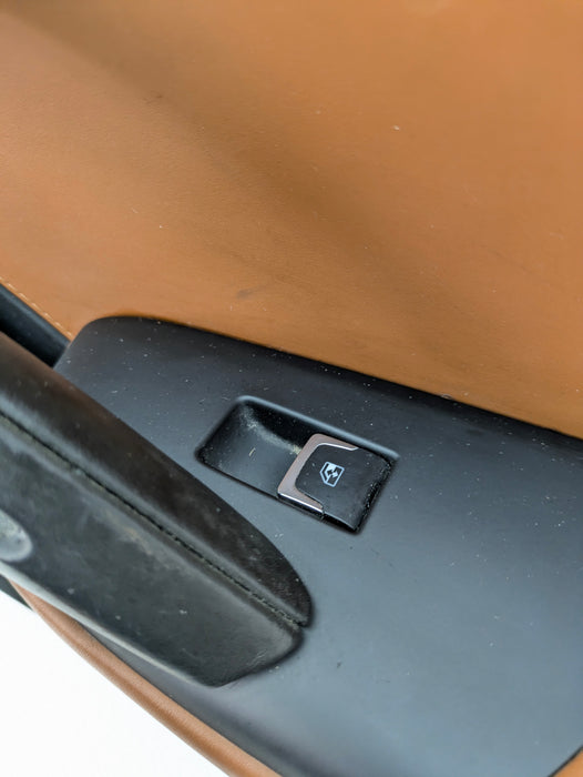 Chevrolet C7 Corvette Stingray Right/Passenger Side Door Card Panel Kalahari Leather *DAMAGED*