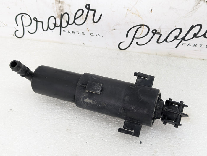 BMW E90 E91 E92 E93 3 Series Headlight Washer Spray Nozzle 7179311