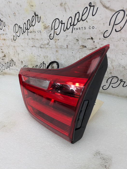 BMW F32 F36 F33 435xi 428i 440i 428i Pre-LCI Right/Passenger Side Inner Tail Light 7296102