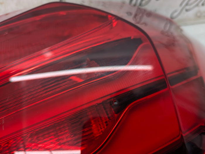 BMW F32 F36 F33 435xi 428xi 440xi 430xi Pre-LCI Right/Passenger Side Outer Tail Light 7296100 *NOTE*