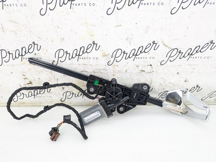 BMW G22 430ix Coupe Right/Passenger Side Seatbelt Handover Feeder Motor Assembly 5A05246