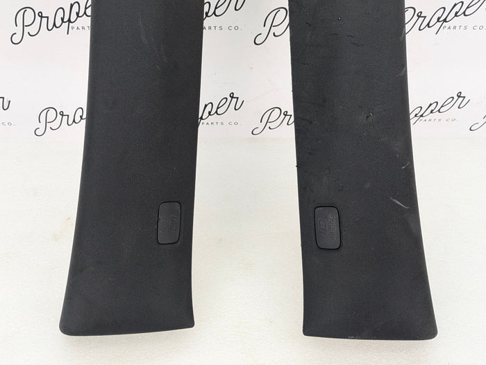2021 Volvo V60 T6 R-Design Left & Right Black A Pillar Trim Set 31479191/31479193