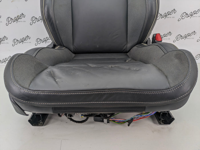 2021 Volvo V60 T6 R-Design Front Right/Passenger Side Black Leather Heated Seat *DAMAGED*