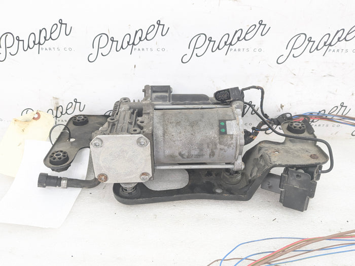 BMW E70 X5/E71 X6 AIR SUSPENSION AIR COMPRESSOR PUMP 37206859714