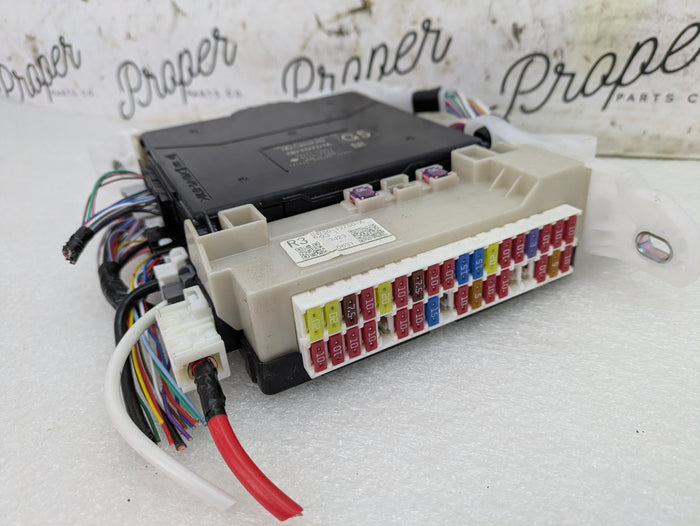Toyota GZEA14 GR Corolla Multiplex Body Control Module & Junction Block Fuse Box 89221-12N51/82730-12Z50