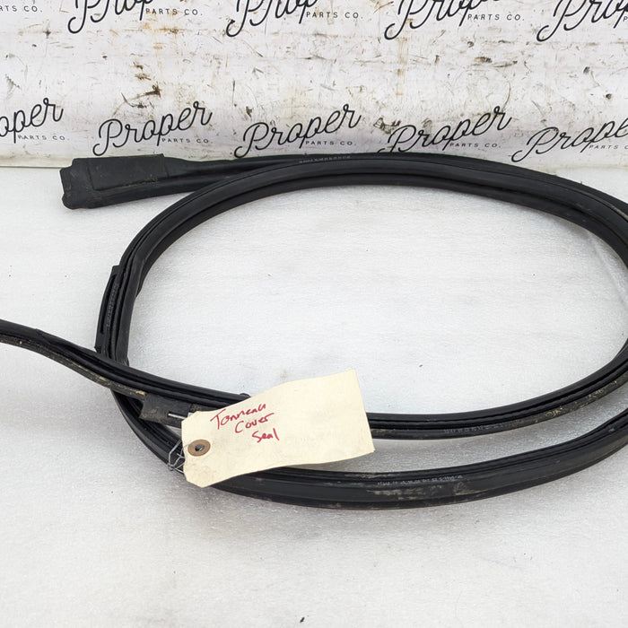Porsche 996.2 911 Carrera 4 Cabriolet Convertible Tonneau Cover Weatherstrip Rubber Seal Gasket 99651421102