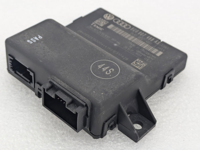 2015-2018 Audi 8U Q3 Gateway Interface Control Module ECU 8U0907468ASJ