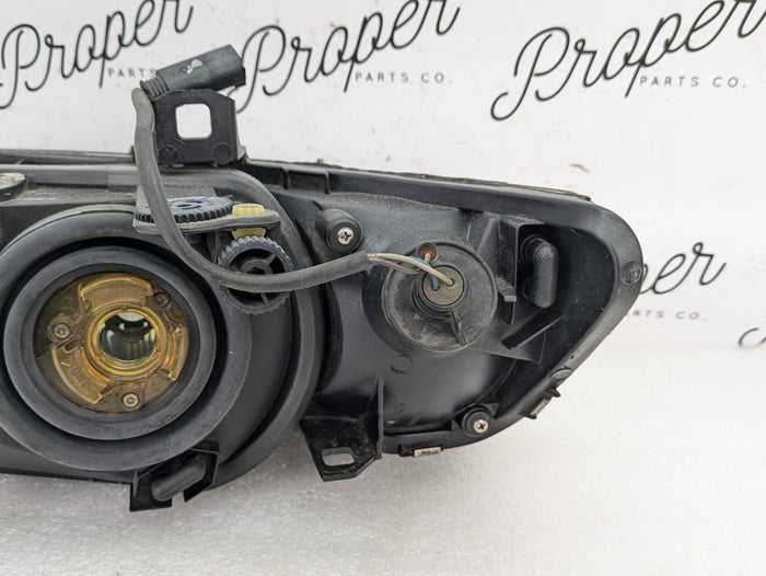 BMW Z3 M Roadster Coupe Front Right Headlight White Indicator 8386048 *Damaged*