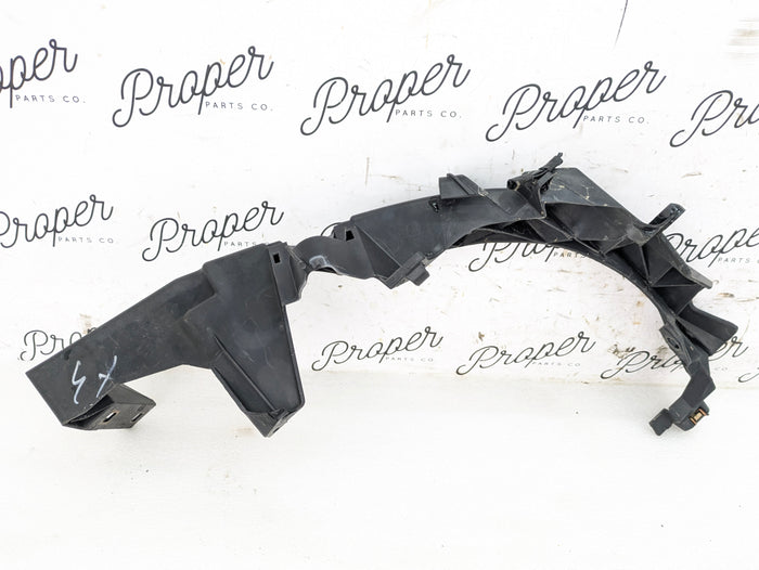 BMW E90 E91 325xi 335xi 330xi 328xi 323i Pre-LCI Left/Driver Side Headlight Mounting Bracket 7116707