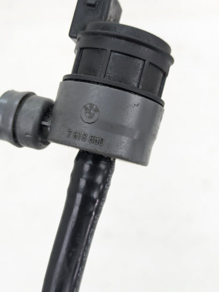 BMW E90 3 Series Fuel Tank Ventilation Hose & Valve 7618650
