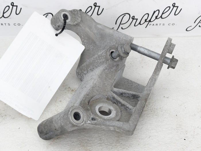 2021 Volvo V60 T6 R-Design Right/Passenger Side Engine Motor Mount Support Bracket 31430470