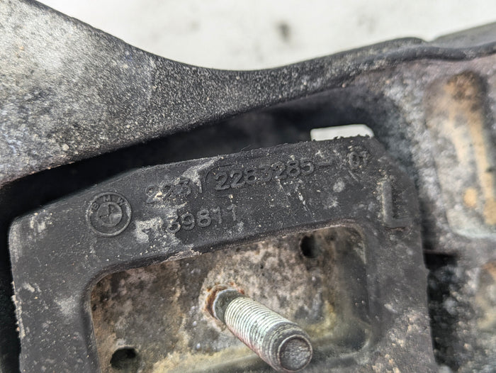 BMW E60 E61 M5/E63 E64 M6 SMG/Manual Transmission Gearbox Support Mounting Bracket 51757898305/2282027