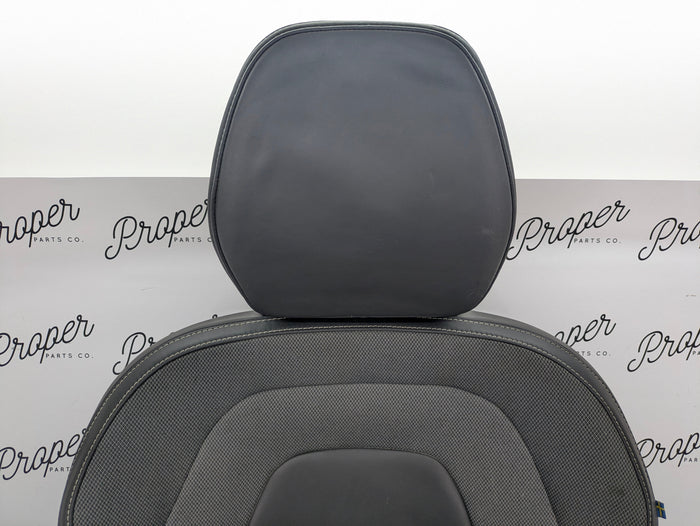 2021 Volvo V60 T6 R-Design Front Right/Passenger Side Black Leather Heated Seat *DAMAGED*