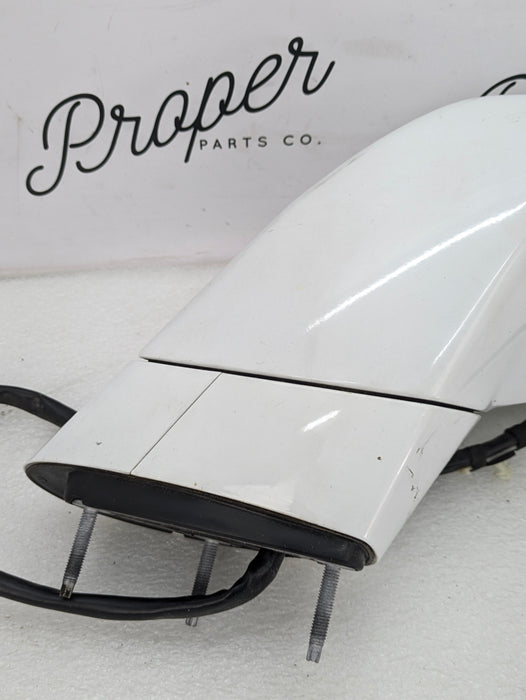 Chevrolet C7 Corvette Stingray Right/Passenger Side View Mirror Assembly Arctic White (G8G) 22939304 *DAMAGED*