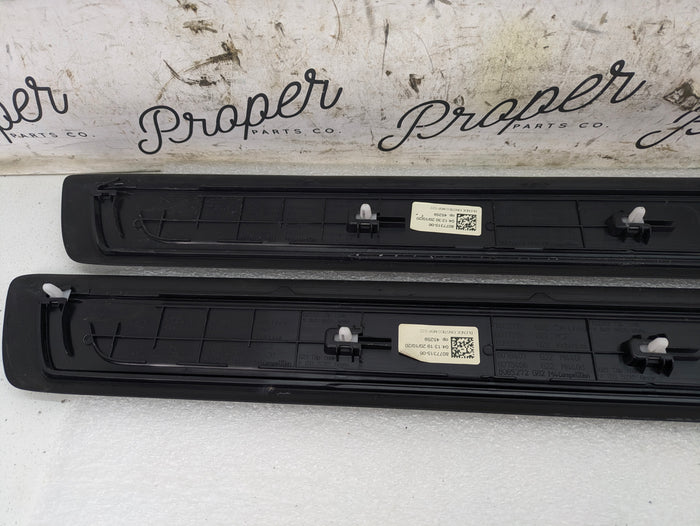 BMW G22 430ix 440ix M Sport Left/Right Driver/Passenger Door Sill Trim Set Pair 8077315 *DAMAGED*
