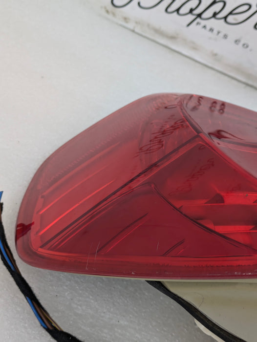 BMW E90 335xi 328xi 325xi 323i LCI Right/Passenger Side Rear Outer Tail Light 7289430 *NOTE*