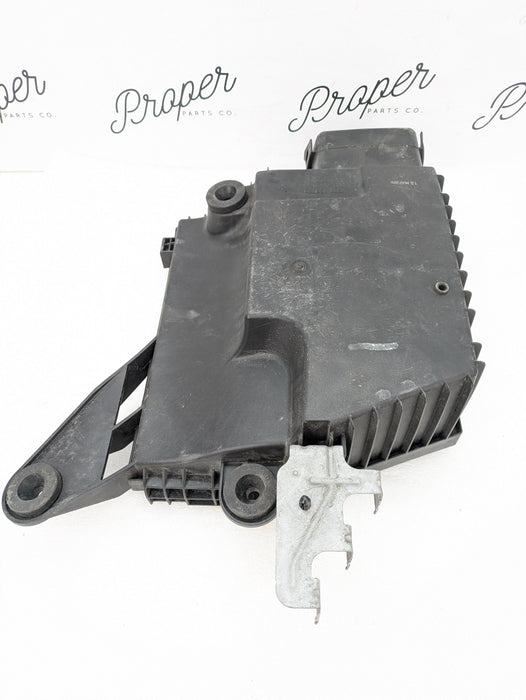 BMW E82 E88 135i E90 E92 E93 335i 335xi N55 Engine Lower Air Intake Filter Housing 7599284