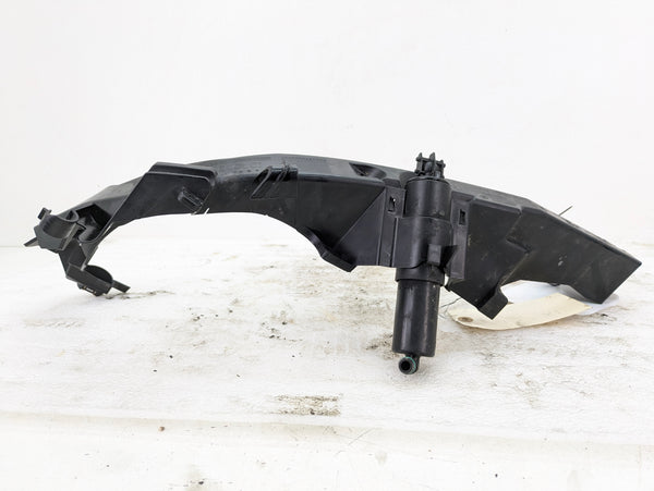 BMW E90 E91 335xi 328xi LCI Front Right Headlight Arm Bracket Mount 7138402