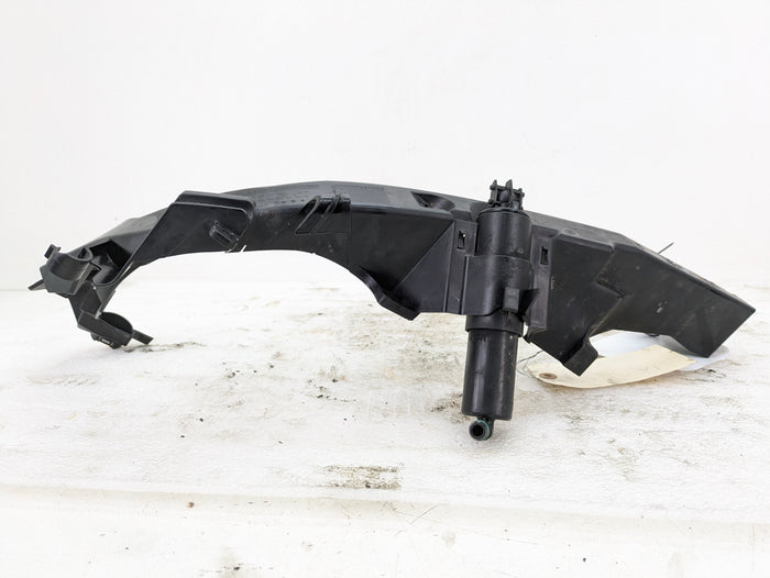BMW E90 E91 335xi 328xi LCI Front Right Headlight Arm Bracket Mount 7138402