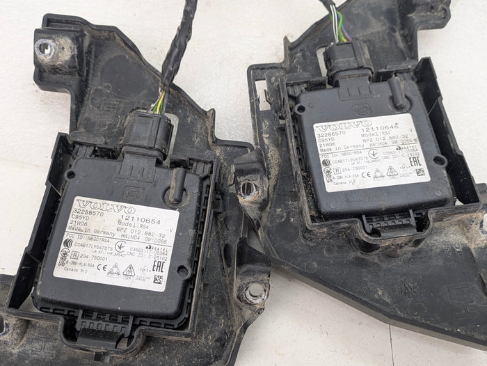 2021 Volvo V60 T6 R-Design Rear Bumper Wiring Harness W/Blind Spot Radar Sensors & PDC Sensors 32286570