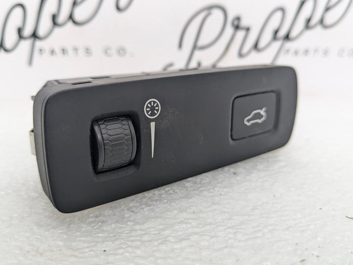 2021 Volvo V60 T6 R-Design Dimmer Switch & Hatch Button 31443873