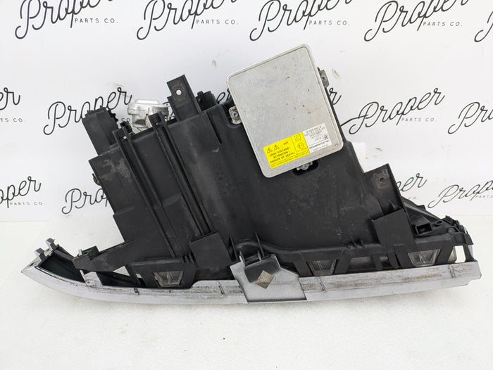 BMW E46 330i 325i Sedan Wagon LCI Front Right Bi-Xenon ZKW Headlight 7165833 *For Parts*